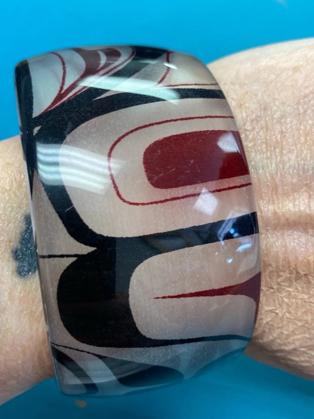 Kelly Robinson Native arts. Acrylic silk Resin Bangle